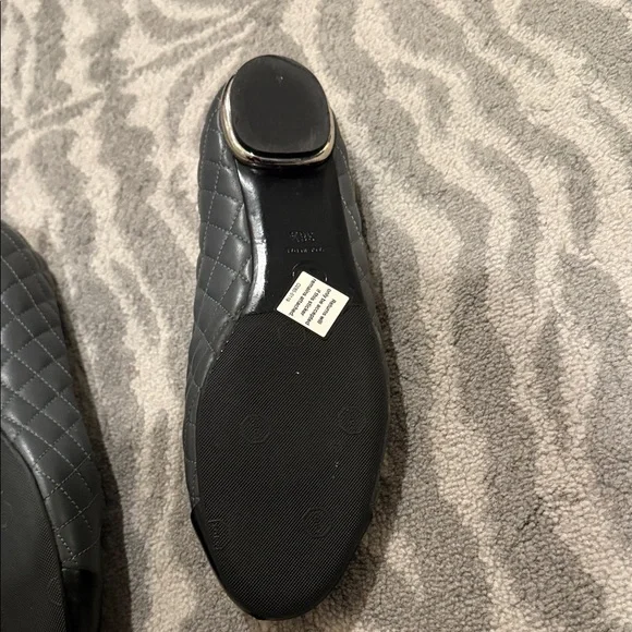 CHANEL Women's Black Quilted Loafers - Picture 4 of 6